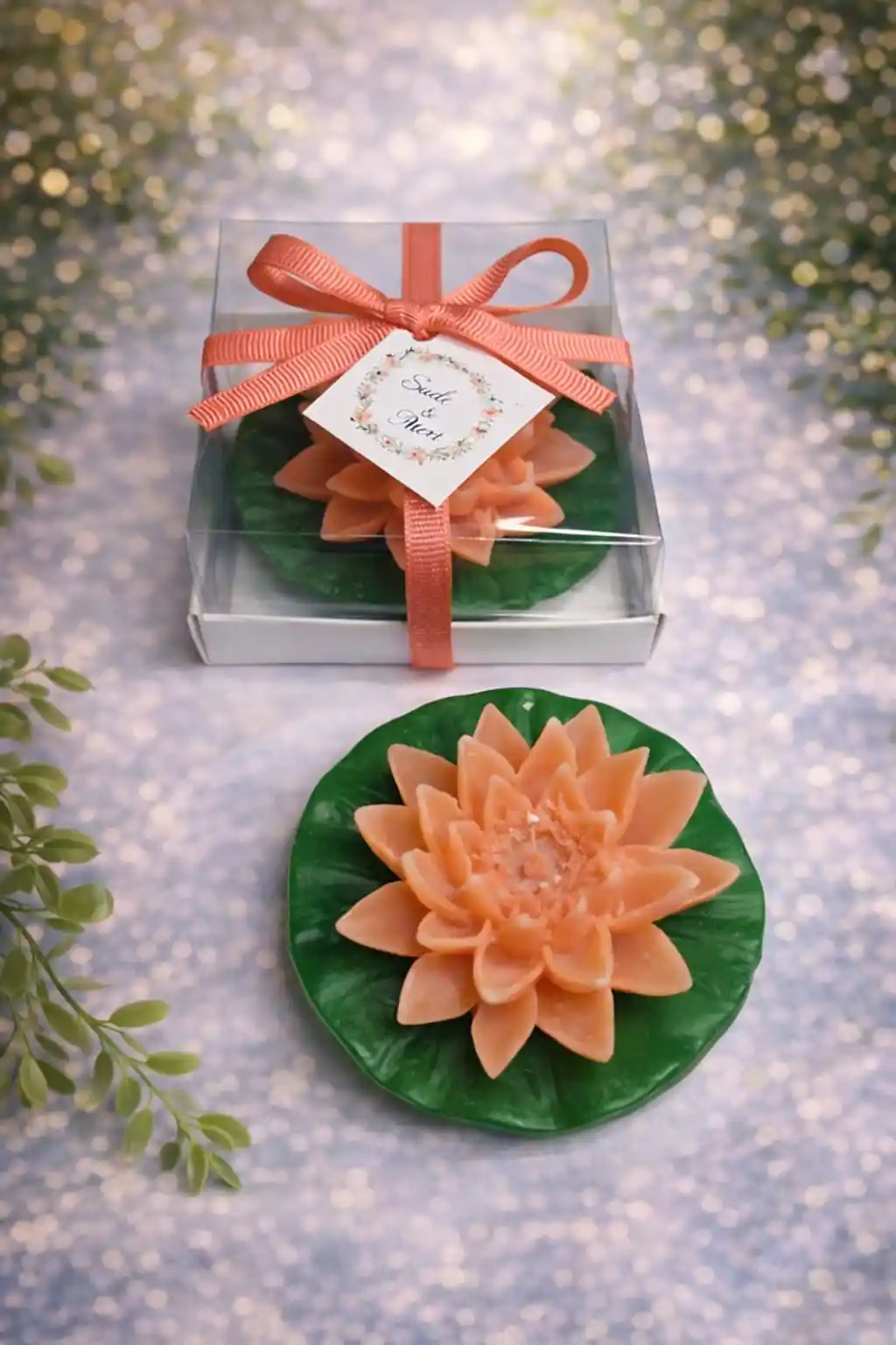 Nilüfer Çiçekli Mum 