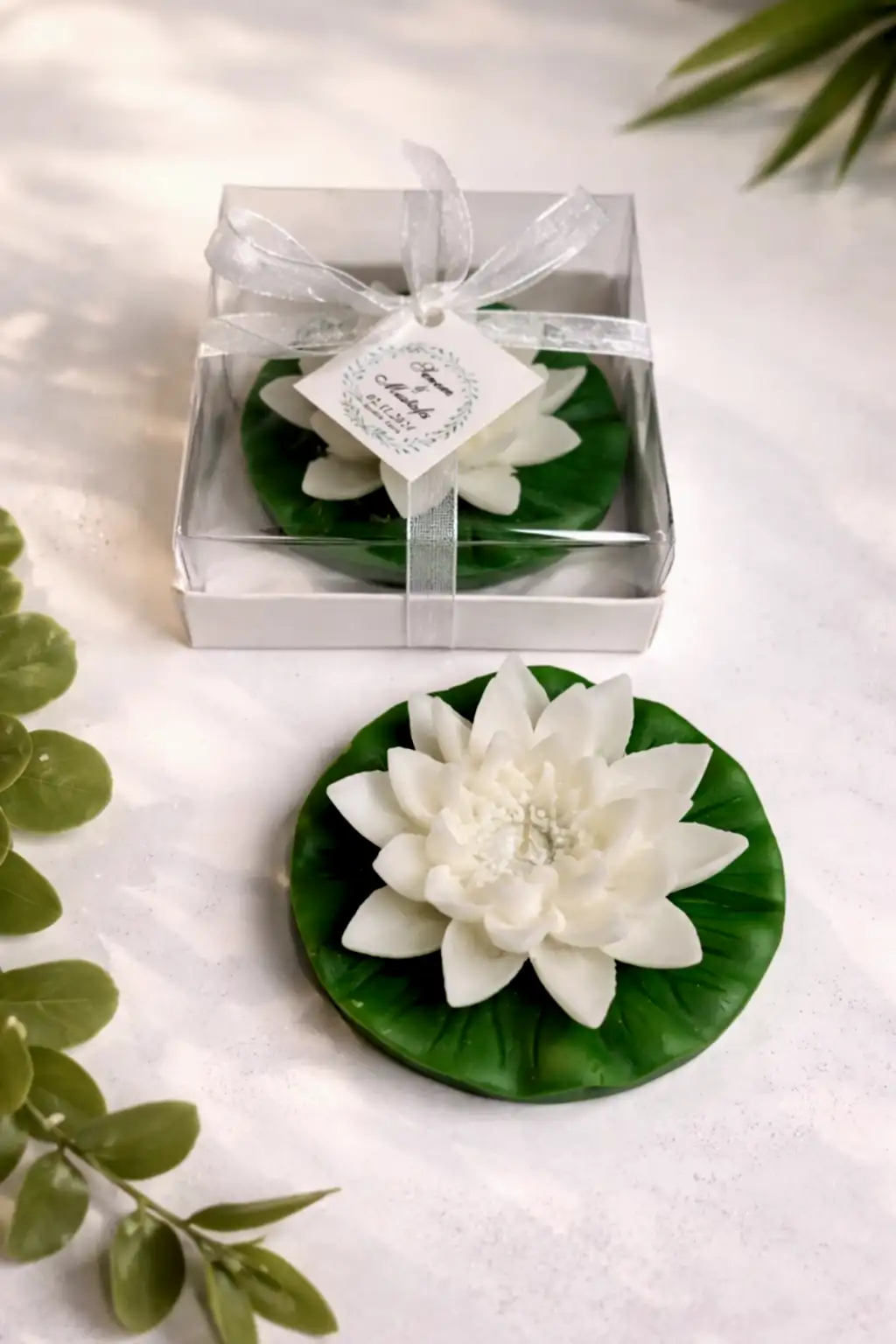 Nilüfer Çiçekli Mum 